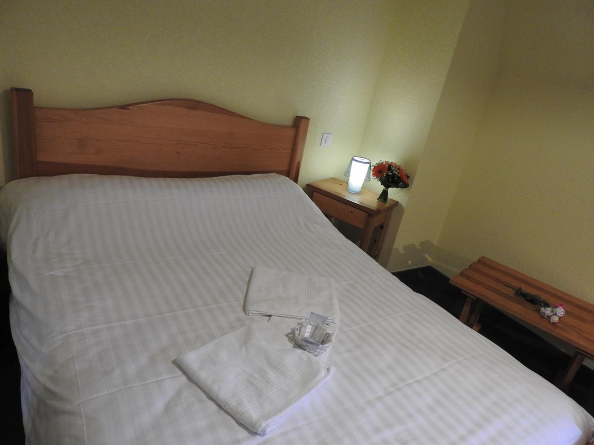 Aux Globe-Trotters Hotel Мюра Екстериор снимка